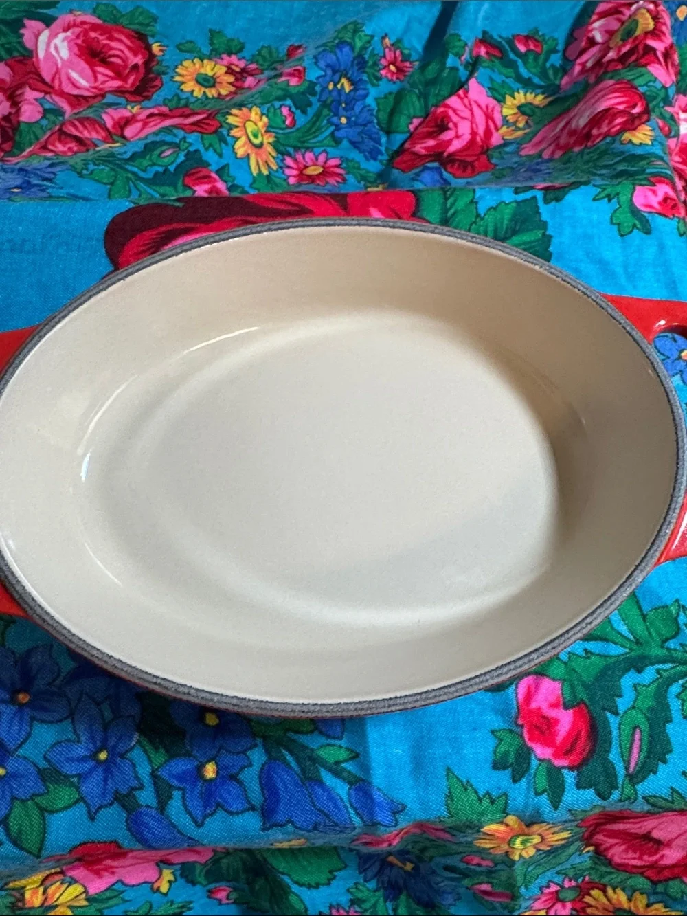 Le Creuset Red Oval 8” Enamel cooking oval baker-server